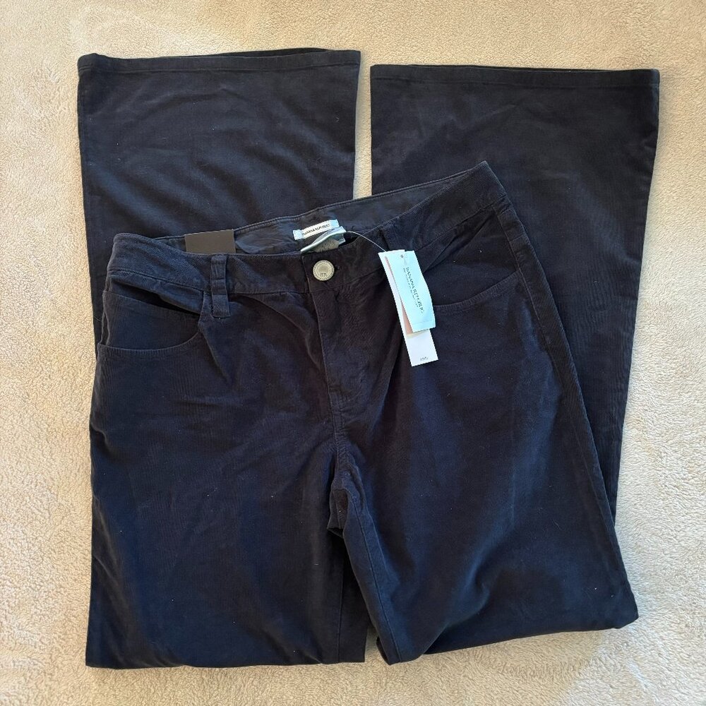 BANANA REPUBLIC Woman's Velour Wide-Leg Jeans Size 8P in Black